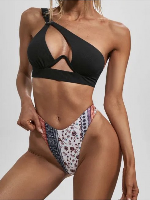 Bikini Recortado De Un...